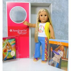 American Girl DOLL 18" JULIE BEFOREVER IN MEET OUTFIT Blonde Brown Eyes Book BOX